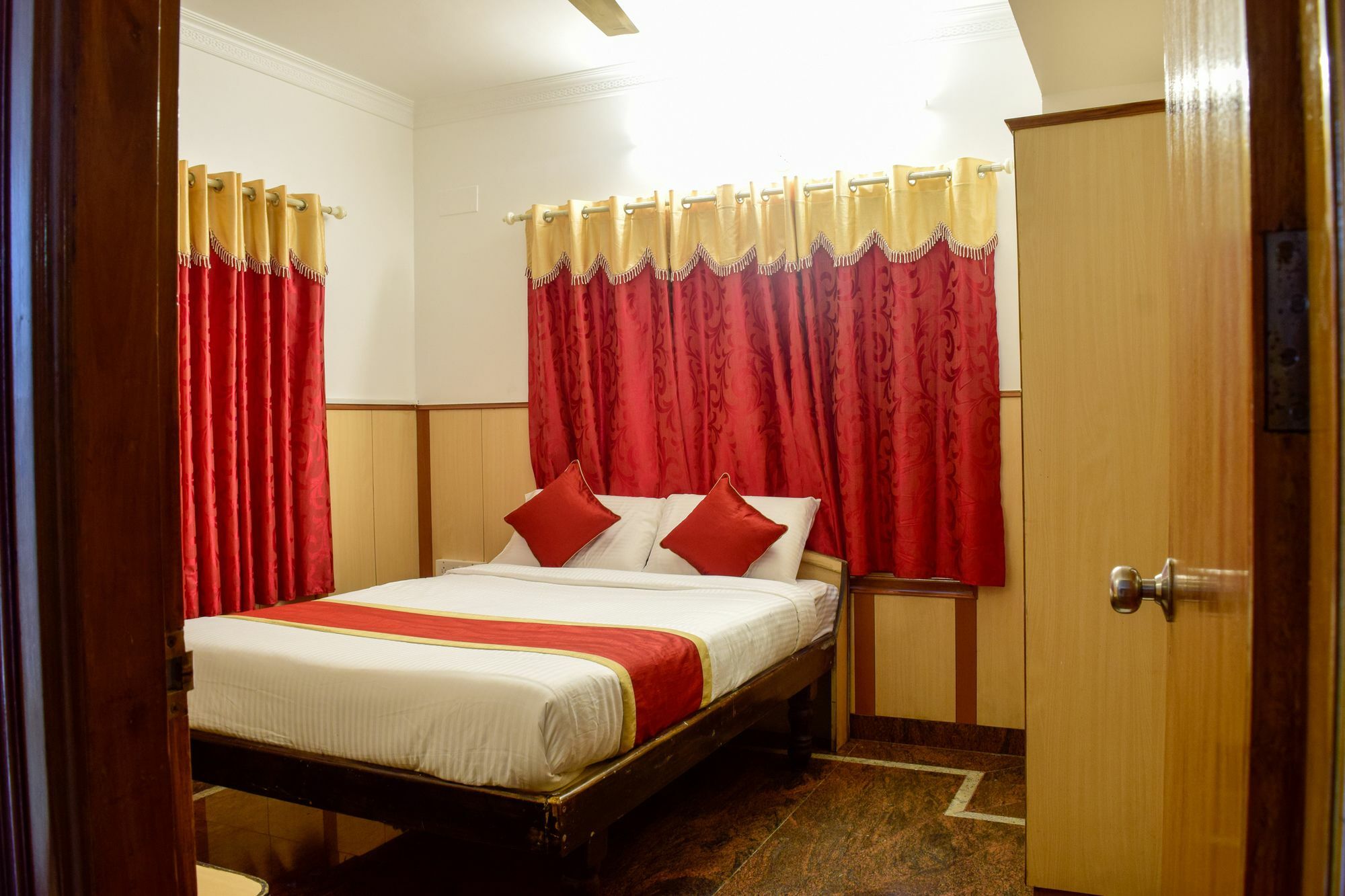 Fabhotel Shivaals Residency - Rajajinagar Bangalore Esterno foto